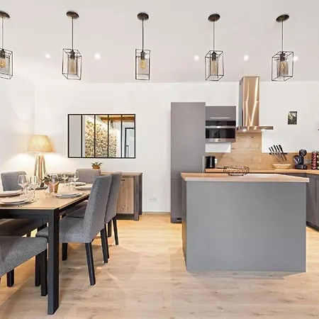 Lux Moderne 95 Square Meter * Paris